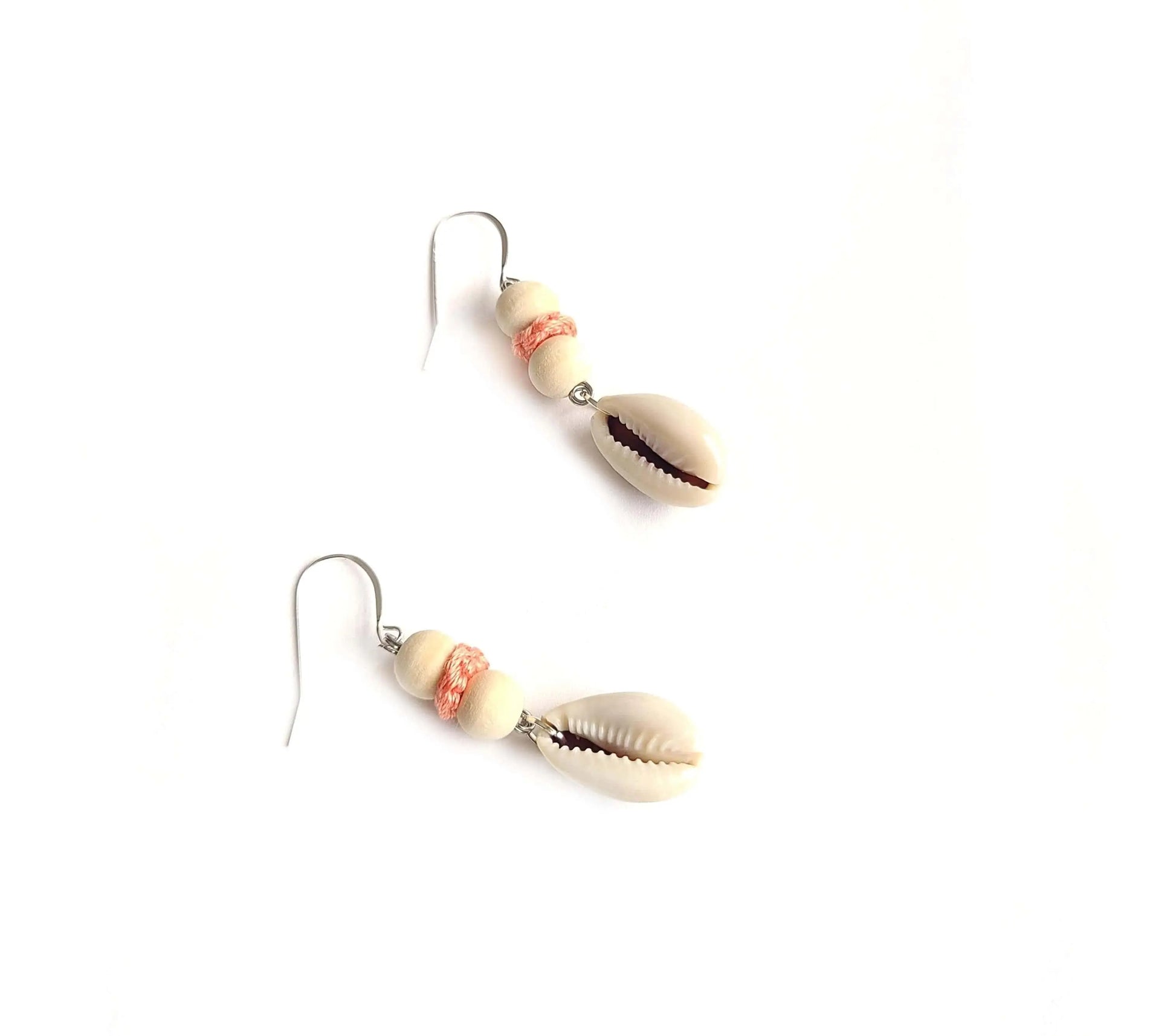 Petite Cowrie Shell SysaicKnotz