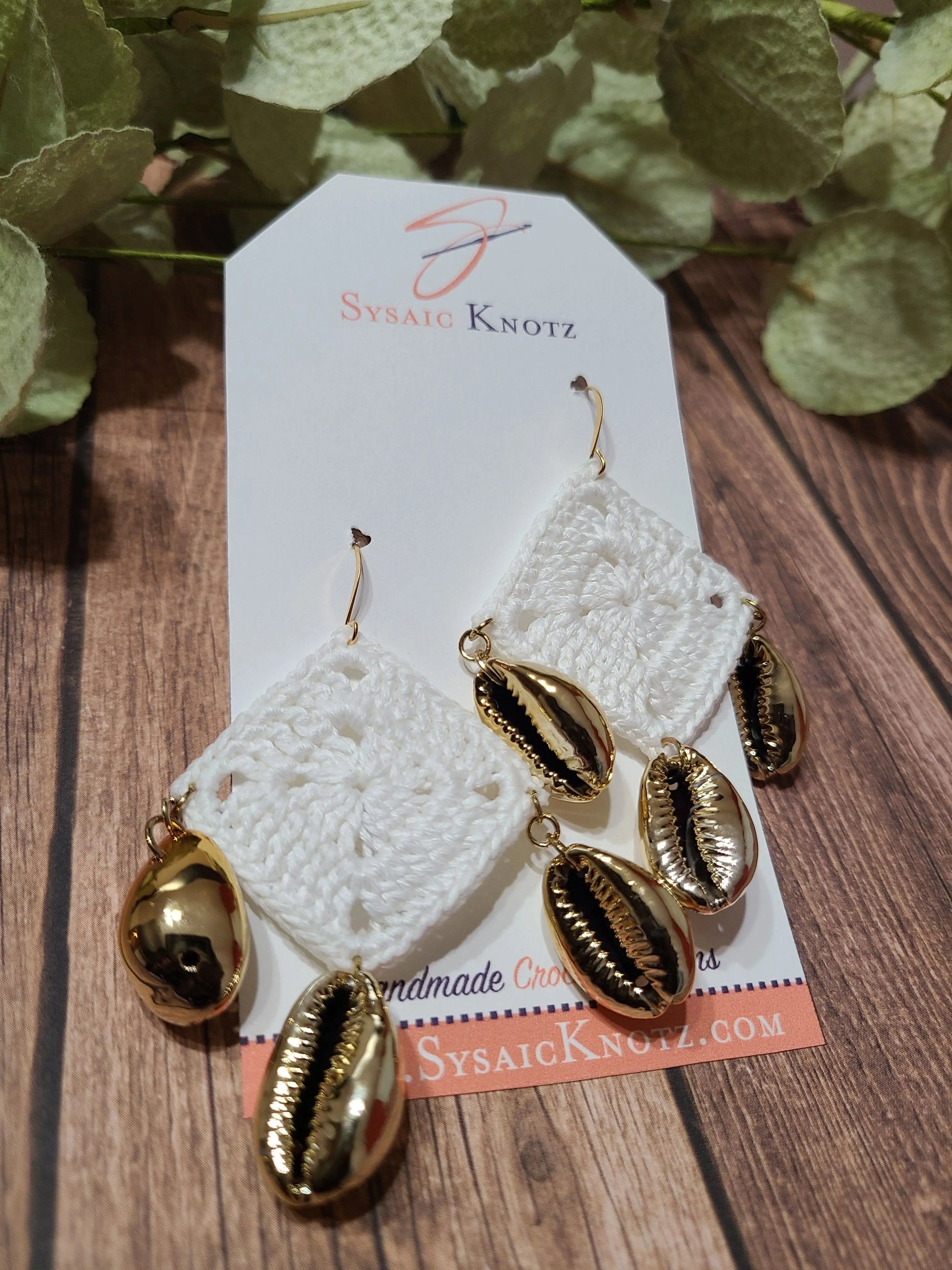 Statement Golden Cowrie Shell SysaicKnotz