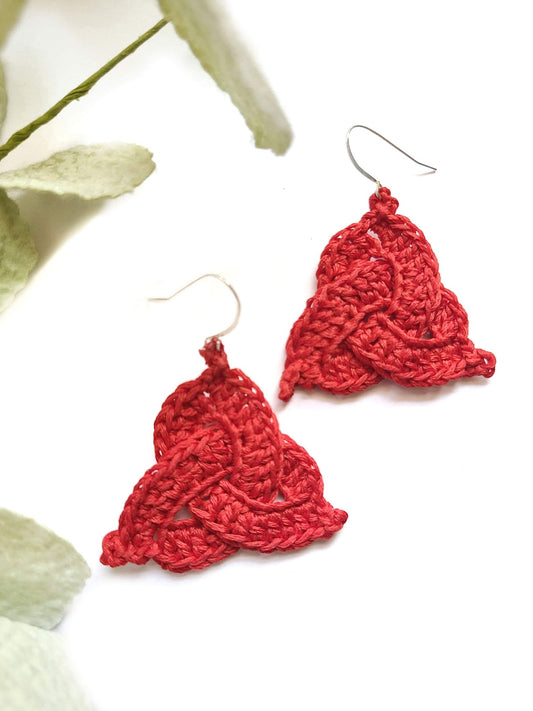 Red Celtic Knot crochet earrings.
